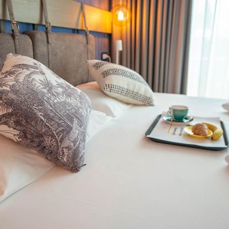 Glocal Torbole Hotell Torbole Sul Garda Exteriör bild